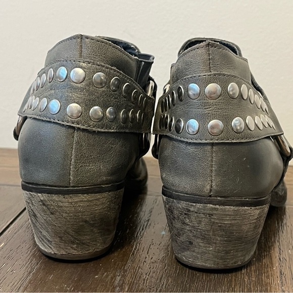 😎 Jeffrey Campbell Distressed Studded Booties Womens size 7 - Picture 9 of 10